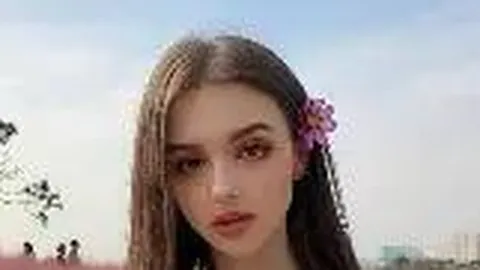 篮球大战前瞻：尼克斯对决快船，揭秘公推焦点战！_

或者

_公推热议！尼克斯激战快船，解码这场NBA焦点对决！